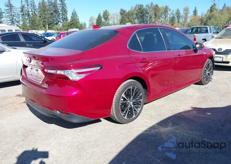 2020 Toyota Camry Xle Hybrid z USA, uszkodzony, nr VIN 4T1F31AK4LU016928